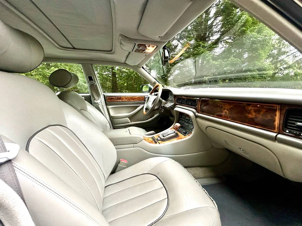 1996 Jaguar X300 XJ - Image 13 of 22