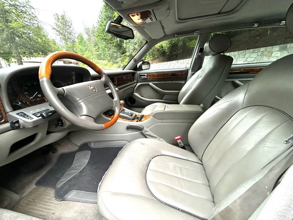 1996 Jaguar X300 XJ - Image 12 of 22