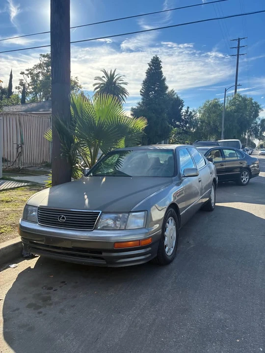 1996 Lexus LS 2nd Gen - Image 3 of 4