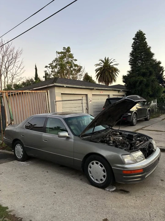 1996 Lexus LS 2nd Gen - Image 4 of 4
