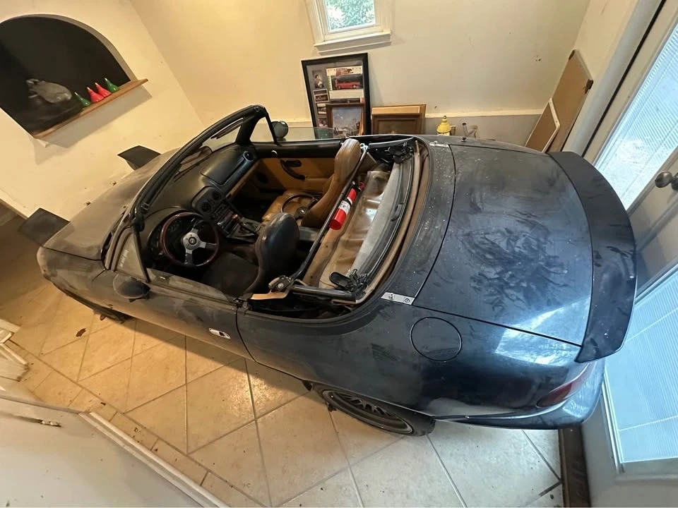 1996 Mazda NA MX-5 Miata - Image 2 of 10