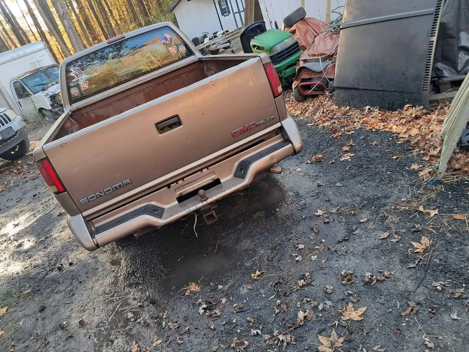 1996 Chevrolet S-10 - Image 5 of 10