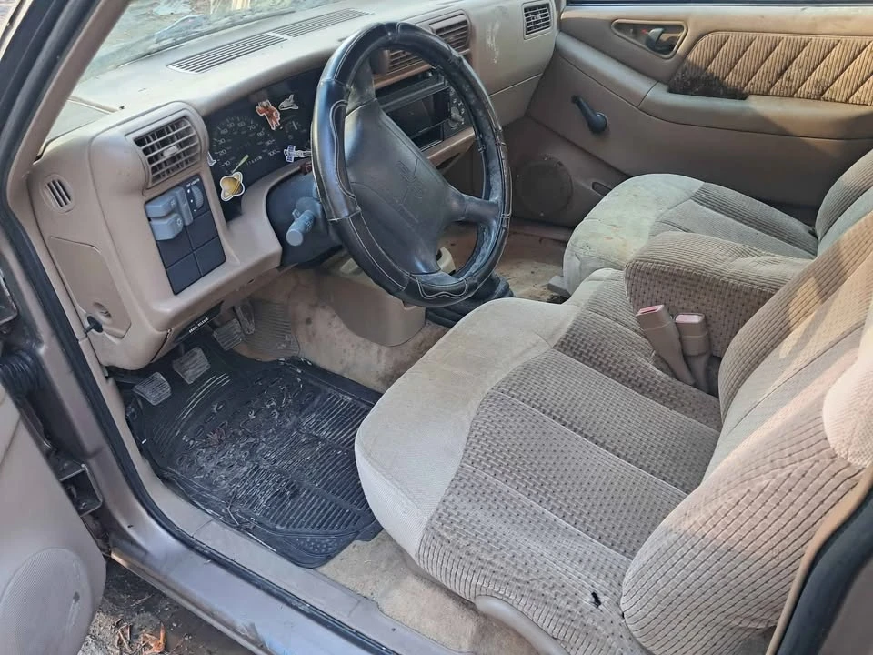 1996 Chevrolet S-10 - Image 6 of 10