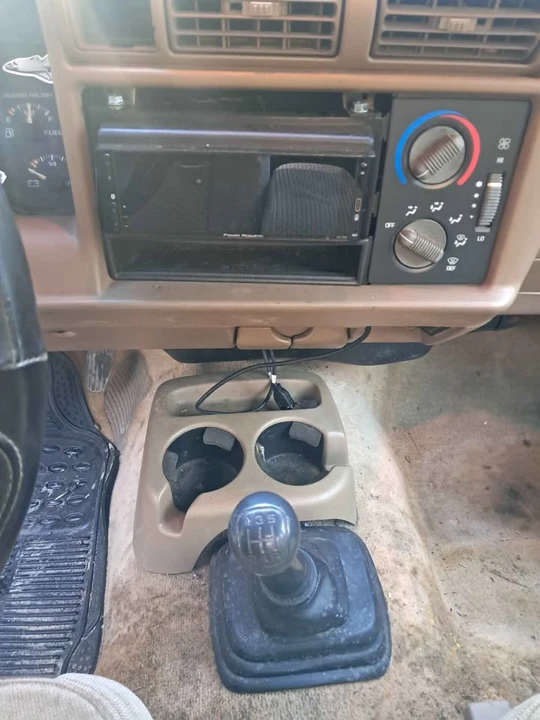 1996 Chevrolet S-10 - Image 7 of 10