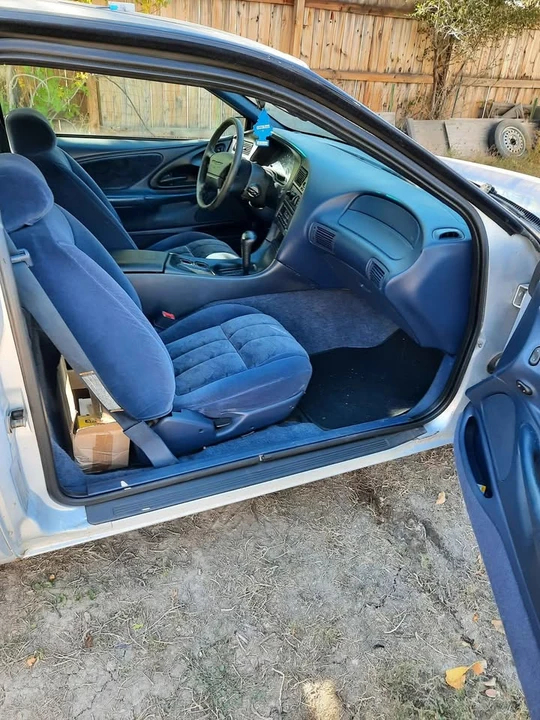 1996 Ford Thunderbird 10th Gen - Image 3 of 7