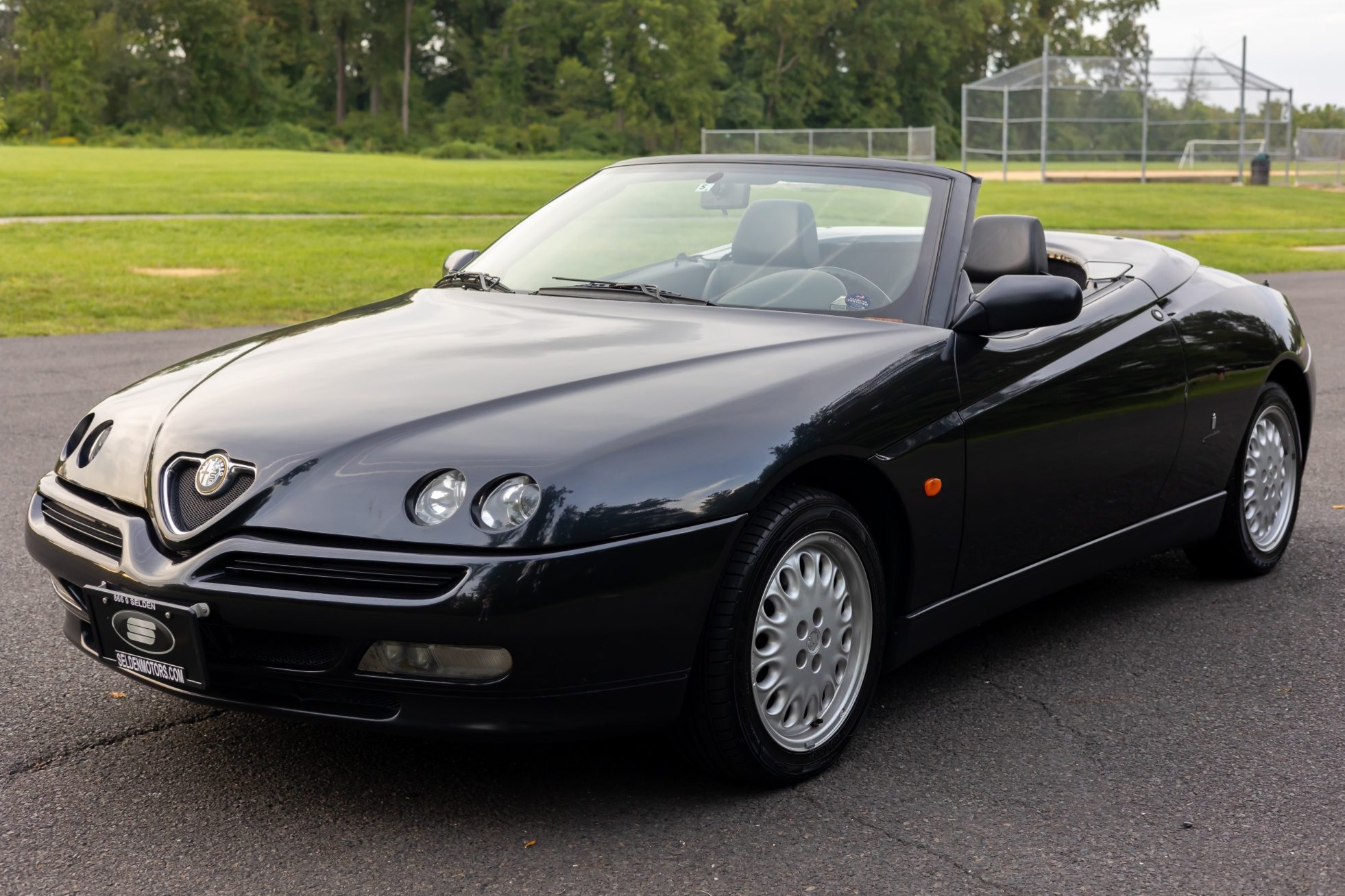 1996 Alfa Romeo Spider 2.0 TS 5-Speed