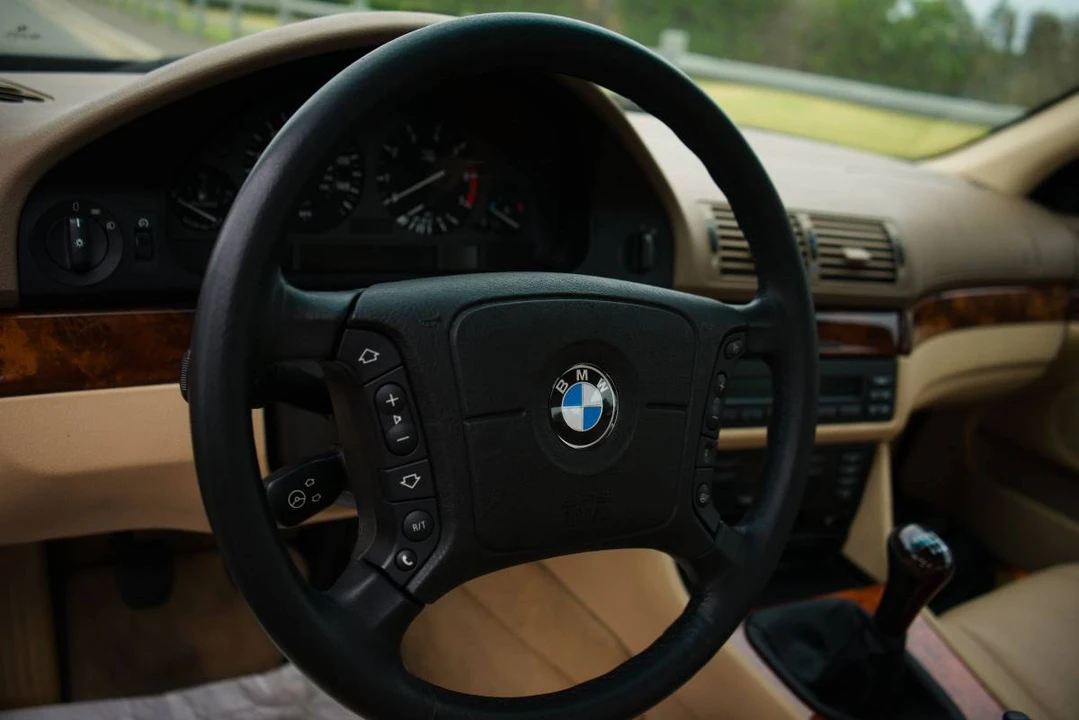 1997 BMW E39 540i - Image 11 of 18