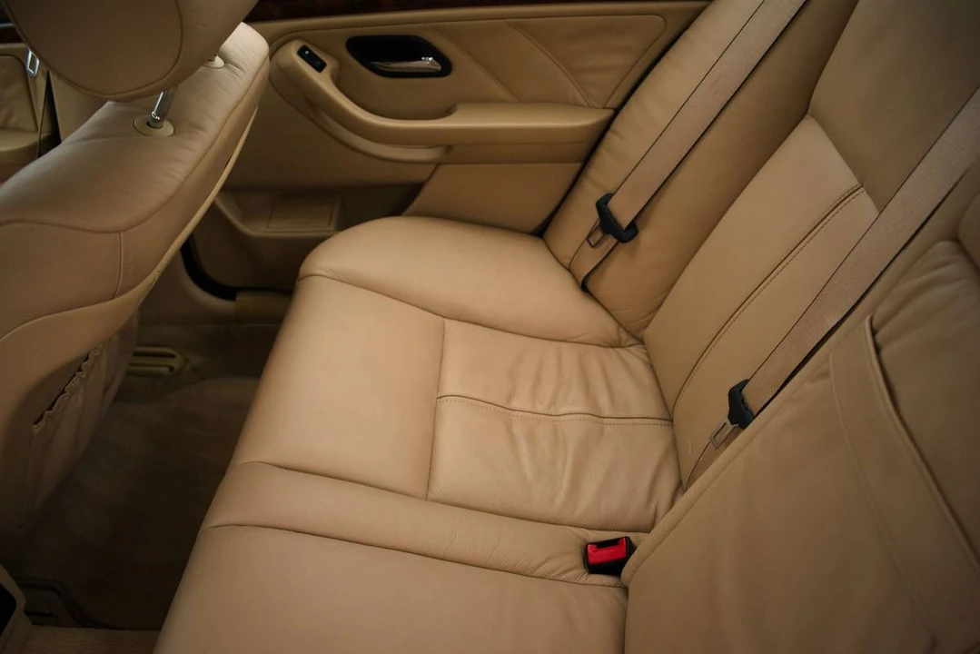 1997 BMW E39 540i - Image 17 of 18