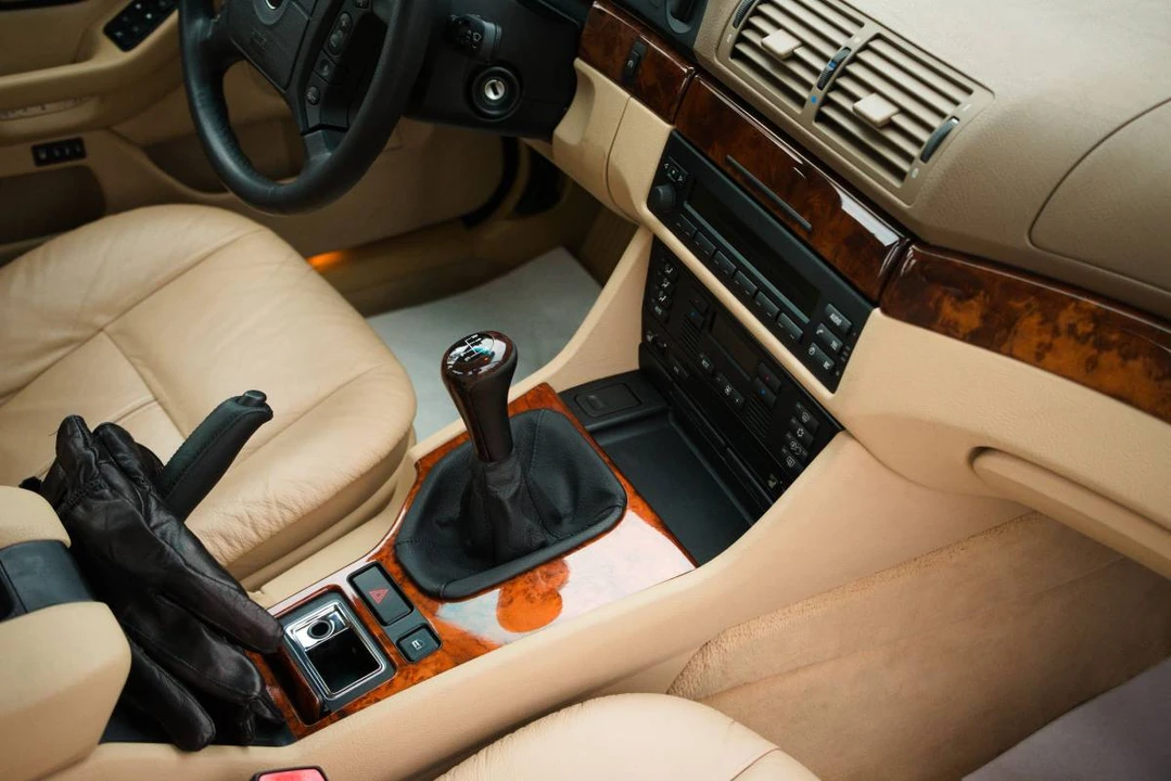 1997 BMW E39 540i - Image 12 of 18