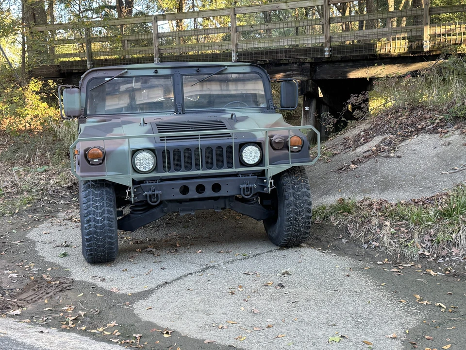 1997 Hummer HMMWV - Image 3 of 31
