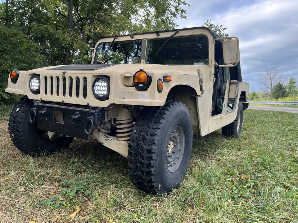 1997 Hummer HMMWV - Image 2 of 31