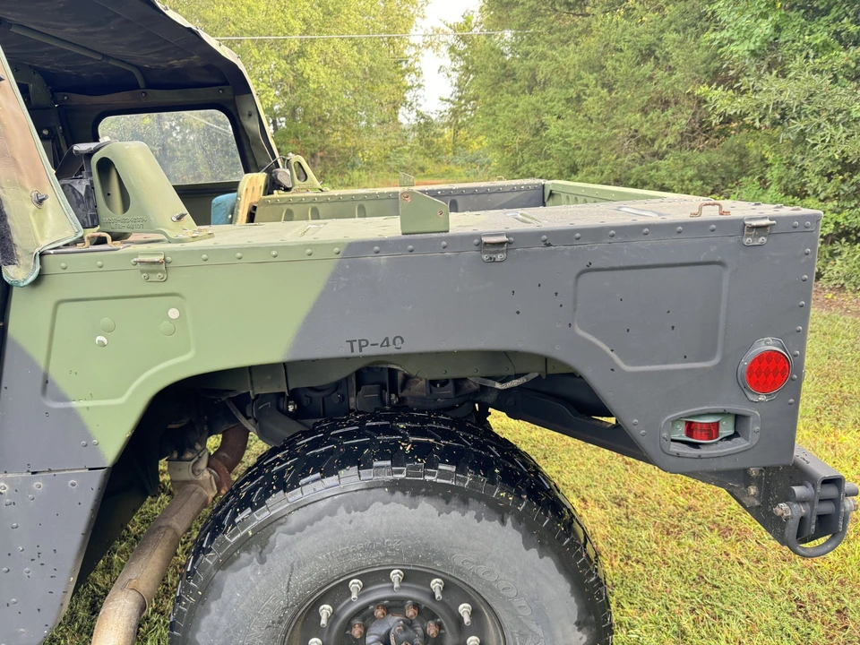 1997 Hummer HMMWV - Image 24 of 31