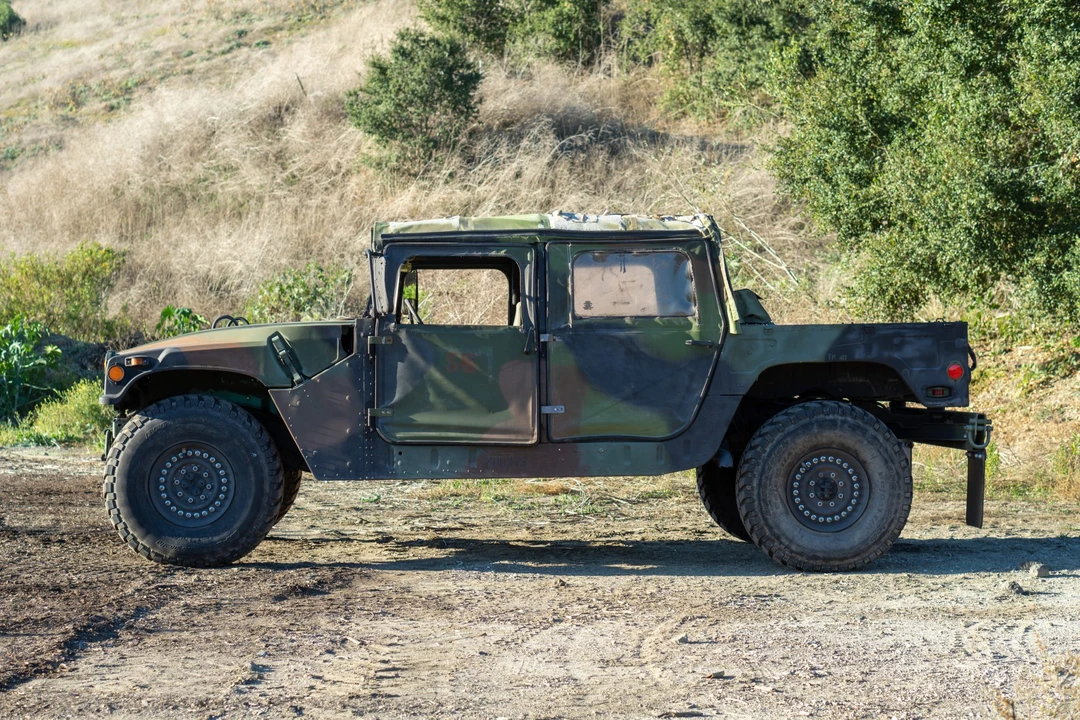 1997 Hummer HMMWV - Image 6 of 31