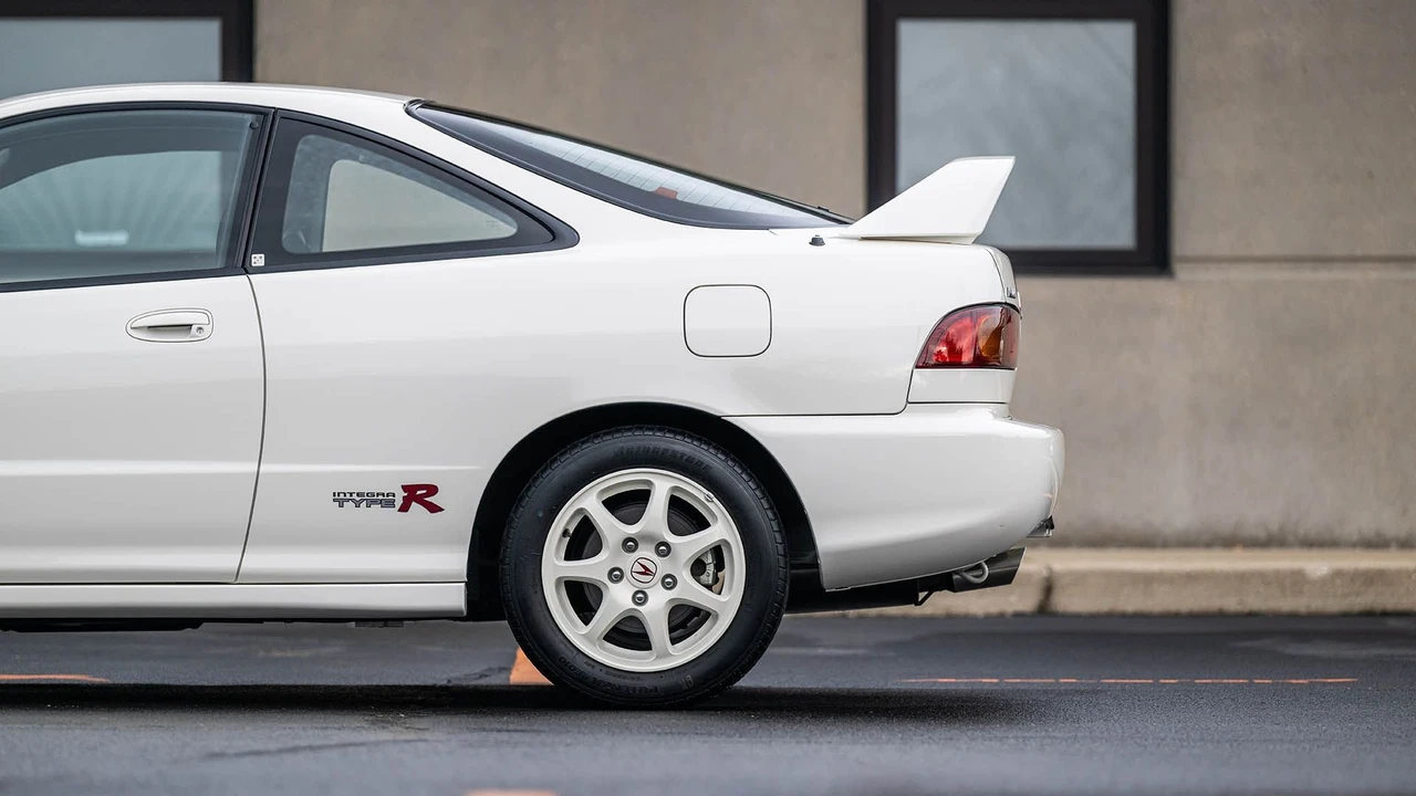 1997 Acura Integra Type R 3rd Gen - Image 2 of 31