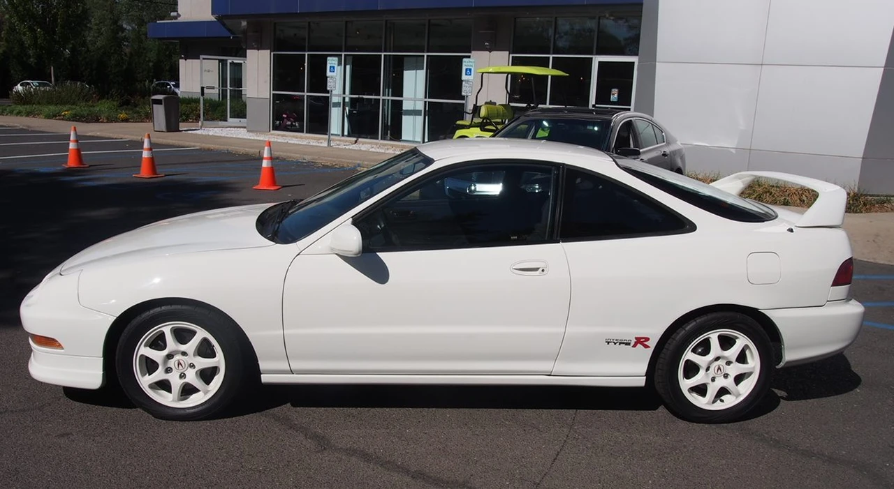 1997 Acura Integra Type R 3rd Gen - Image 2 of 31