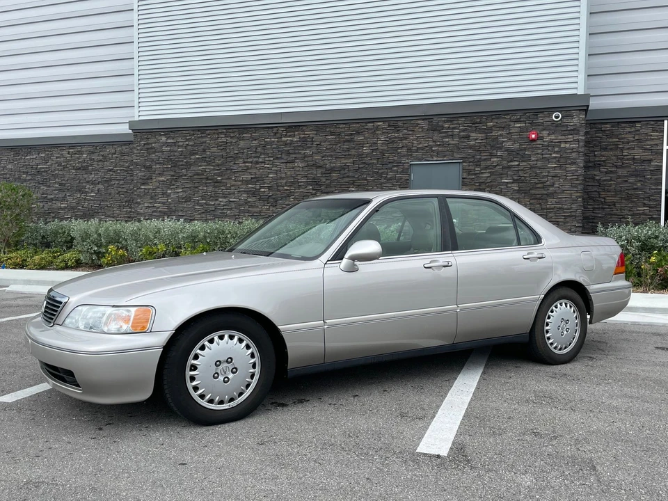1997 Acura RL 1st Gen - Image 14 of 31