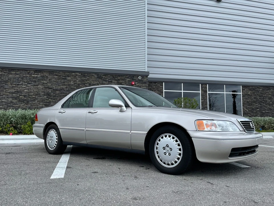 1997 Acura RL 1st Gen - Image 6 of 31