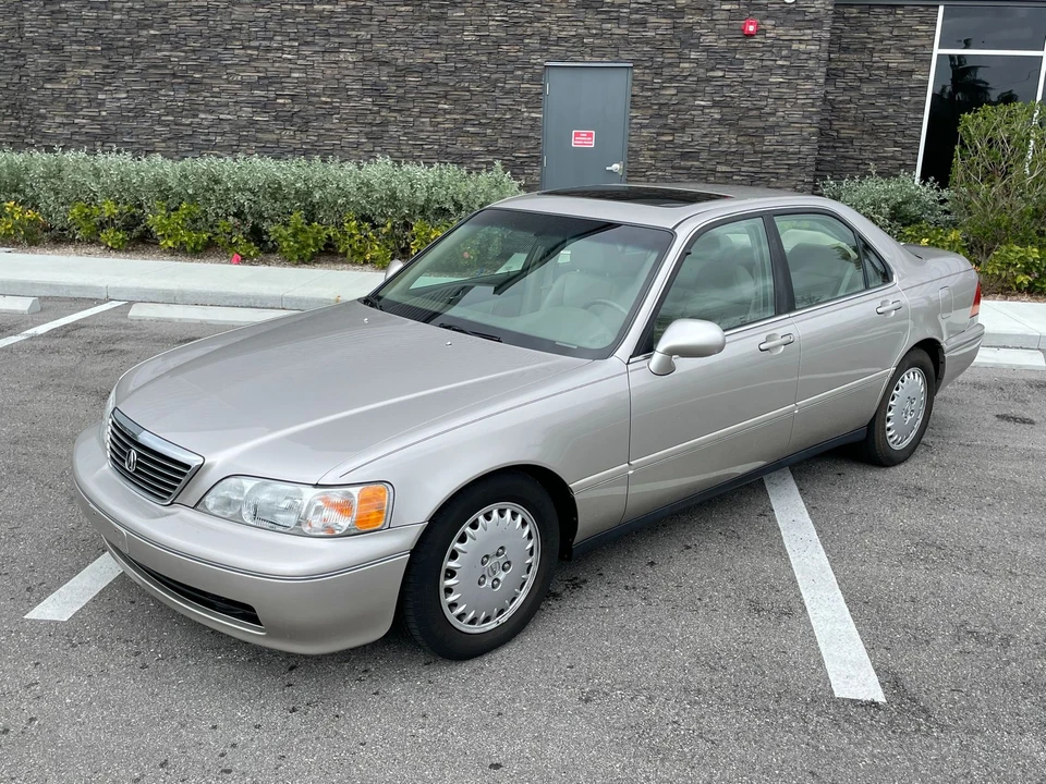 1997 Acura RL 1st Gen - Image 11 of 31