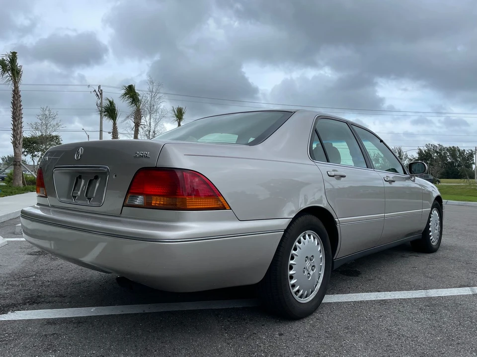 1997 Acura RL 1st Gen - Image 21 of 31