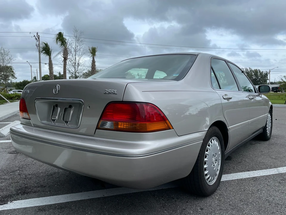 1997 Acura RL 1st Gen - Image 20 of 31