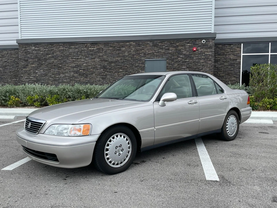 1997 Acura RL 1st Gen - Image 12 of 31