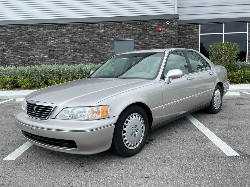 1997 Acura RL 1st Gen - Image 9 of 31