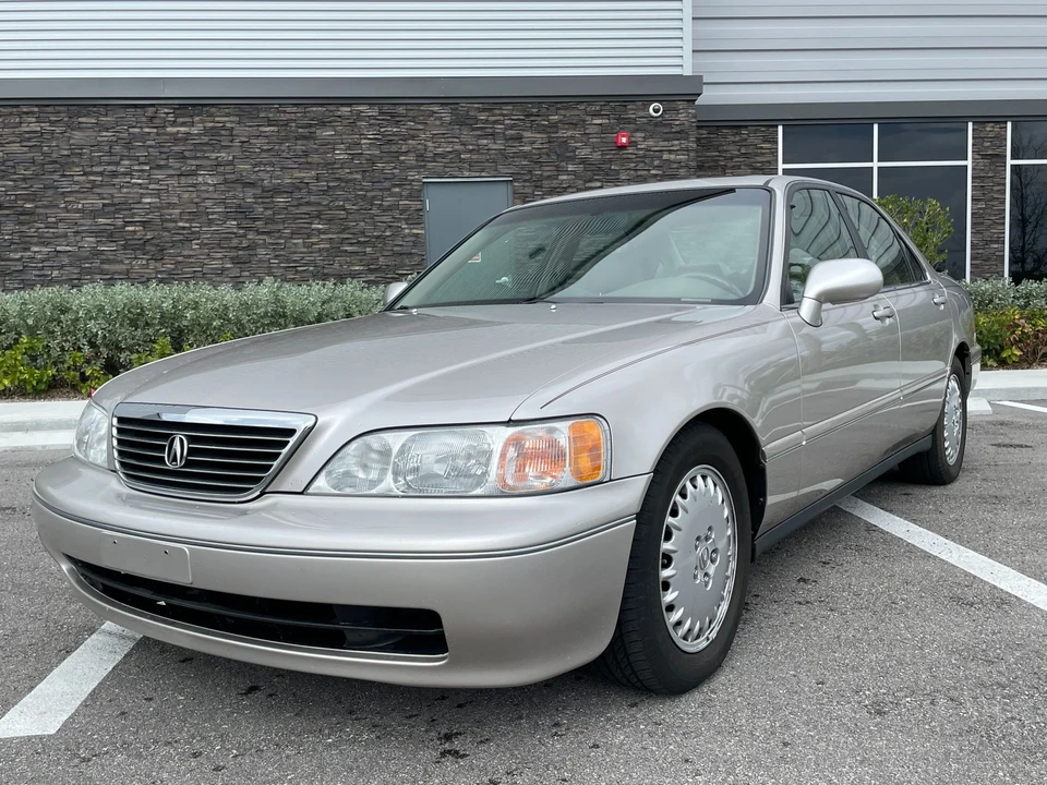 1997 Acura RL 1st Gen - Image 8 of 31