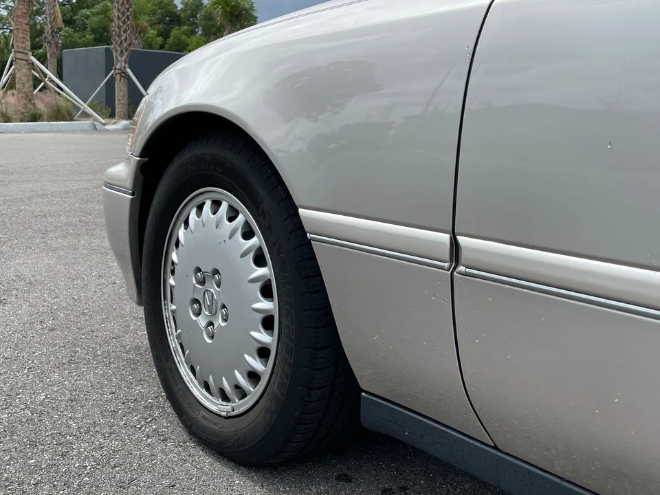 1997 Acura RL 1st Gen - Image 29 of 31