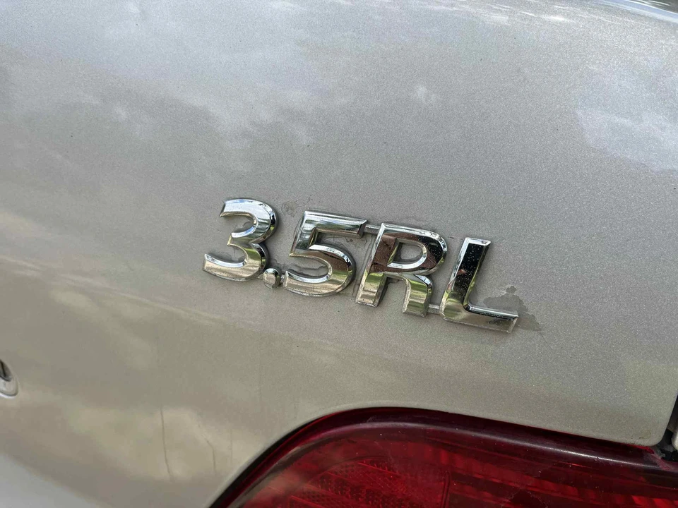 1997 Acura RL 1st Gen - Image 21 of 31