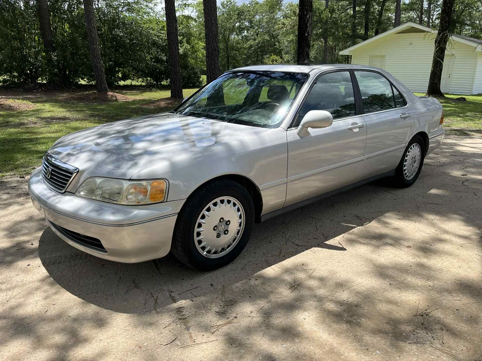 1997 Acura RL 1st Gen - Image 2 of 31