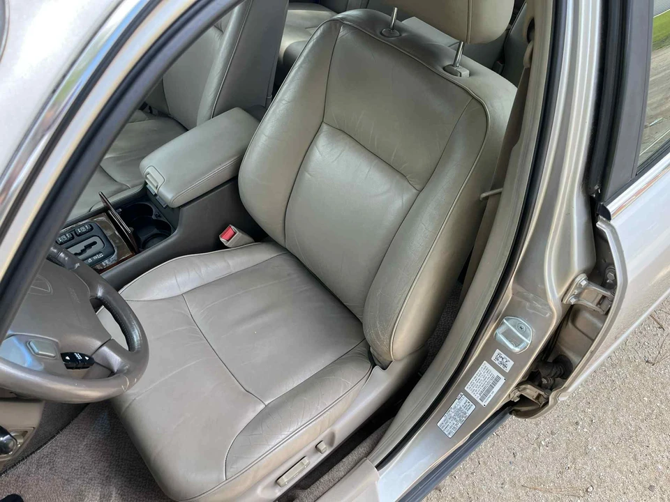1997 Acura RL 1st Gen - Image 29 of 31