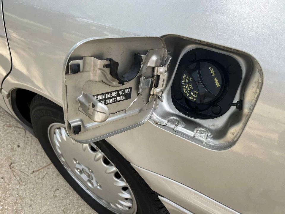 1997 Acura RL 1st Gen - Image 23 of 31