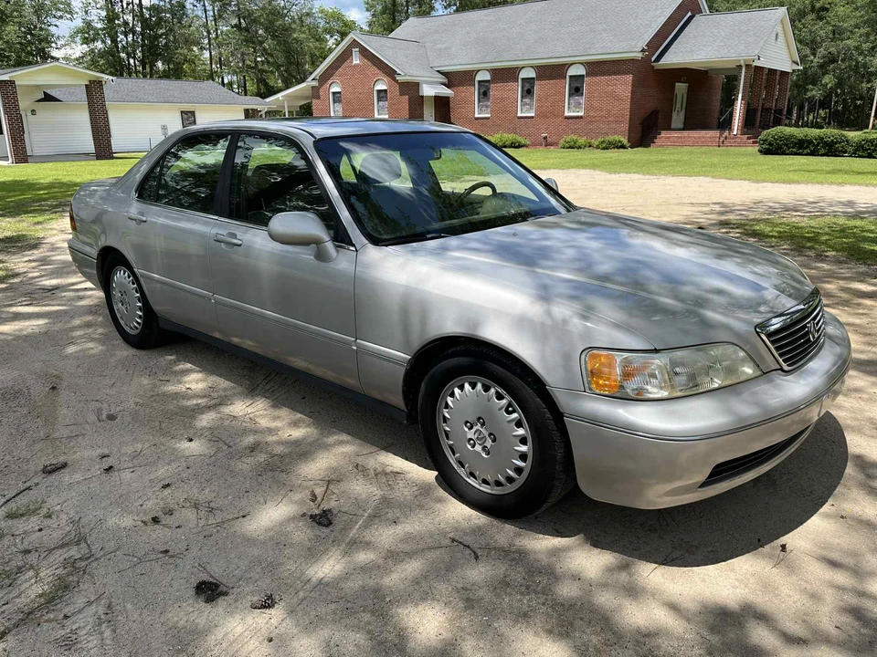 1997 Acura RL 1st Gen - Image 5 of 31