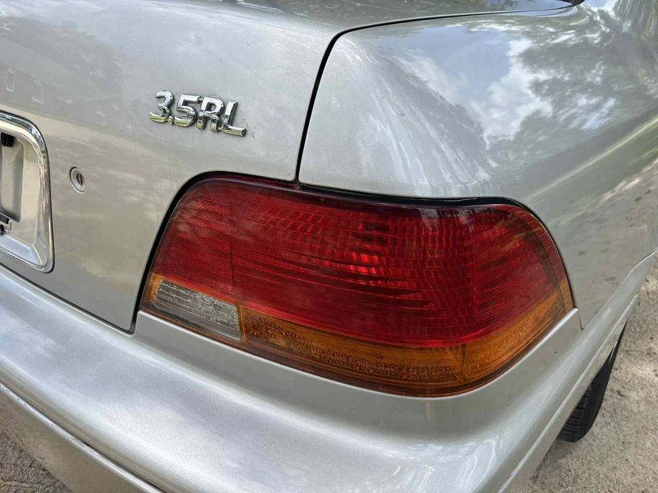 1997 Acura RL 1st Gen - Image 19 of 31