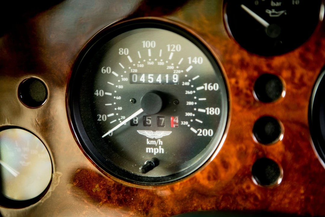 1997 Aston Martin V8 Coupe - Image 15 of 30