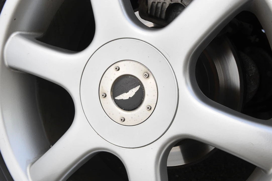 1997 Aston Martin V8 Coupe - Image 10 of 18