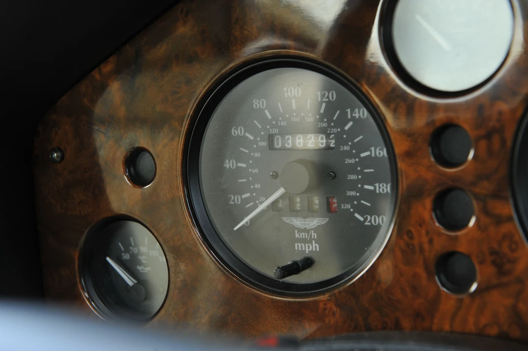 1997 Aston Martin V8 Coupe - Image 16 of 18