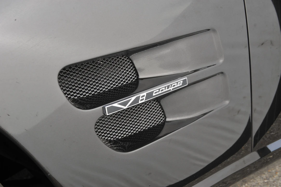 1997 Aston Martin V8 Coupe - Image 11 of 18