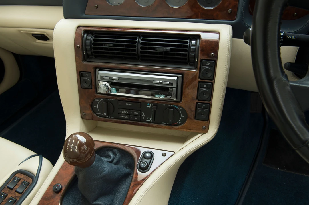 1997 Aston Martin Vantage (1993-2000) - Image 17 of 29
