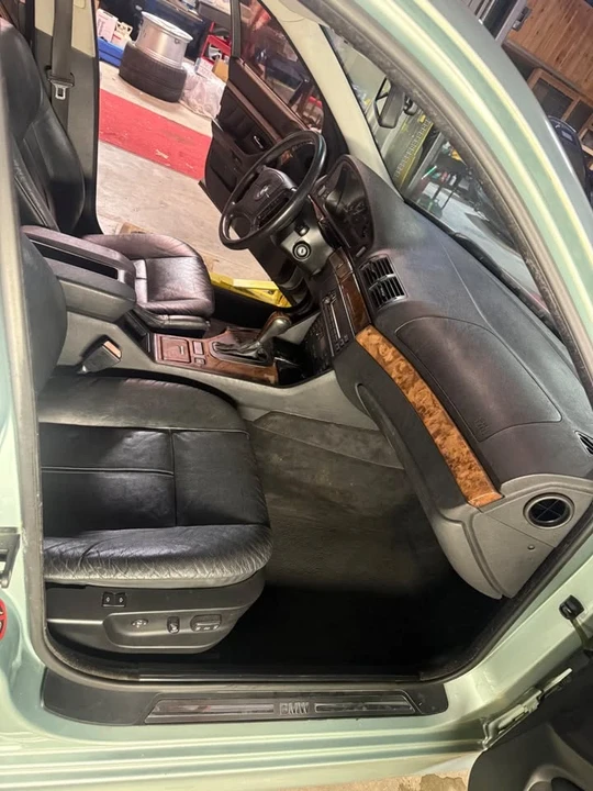1997 BMW E39 540i - Image 9 of 20