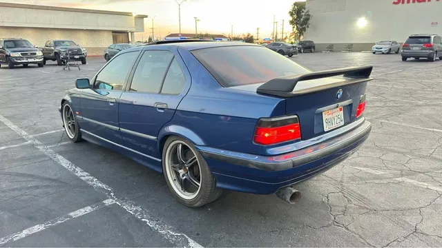 1997 BMW 3 Series 318i Sedan 4D