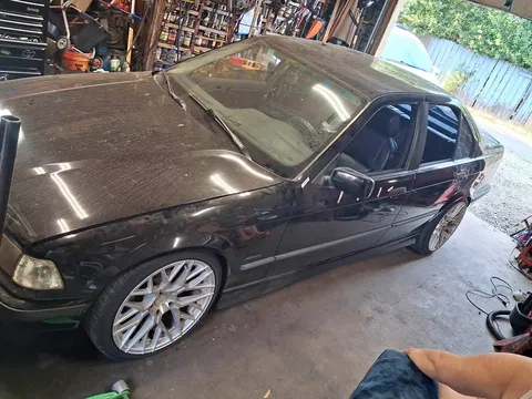 1997 BMW 3 Series 328i Sedan 4D