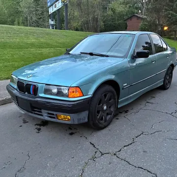 1997 BMW 318i Sedan