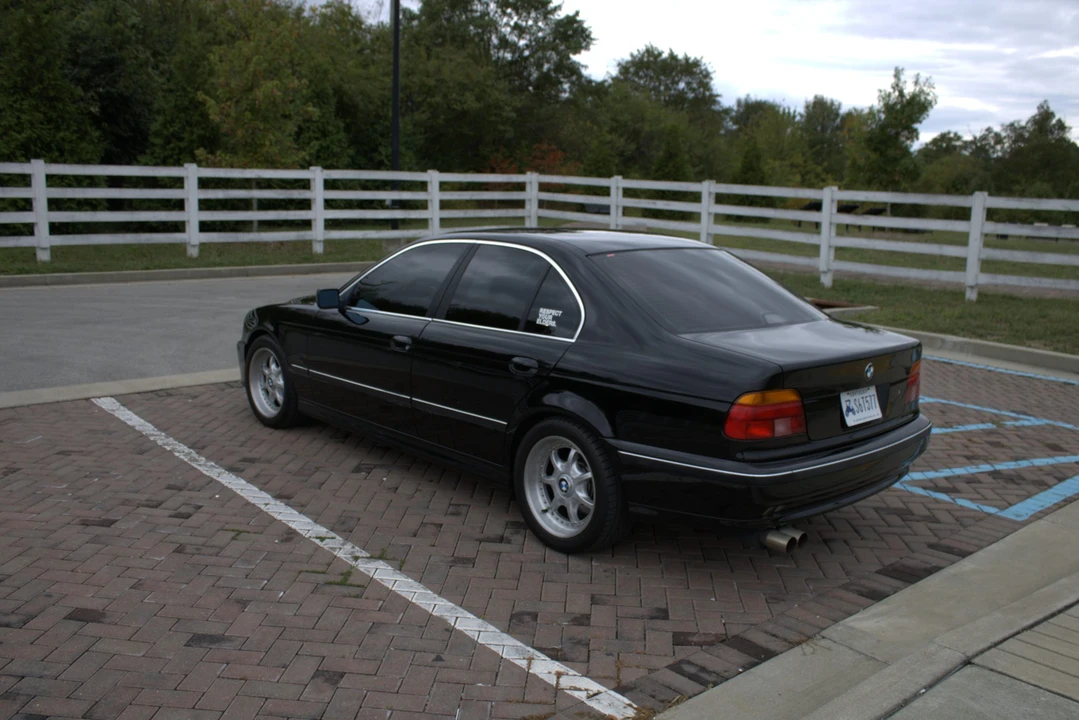 1997 BMW E39 540i - Image 9 of 31