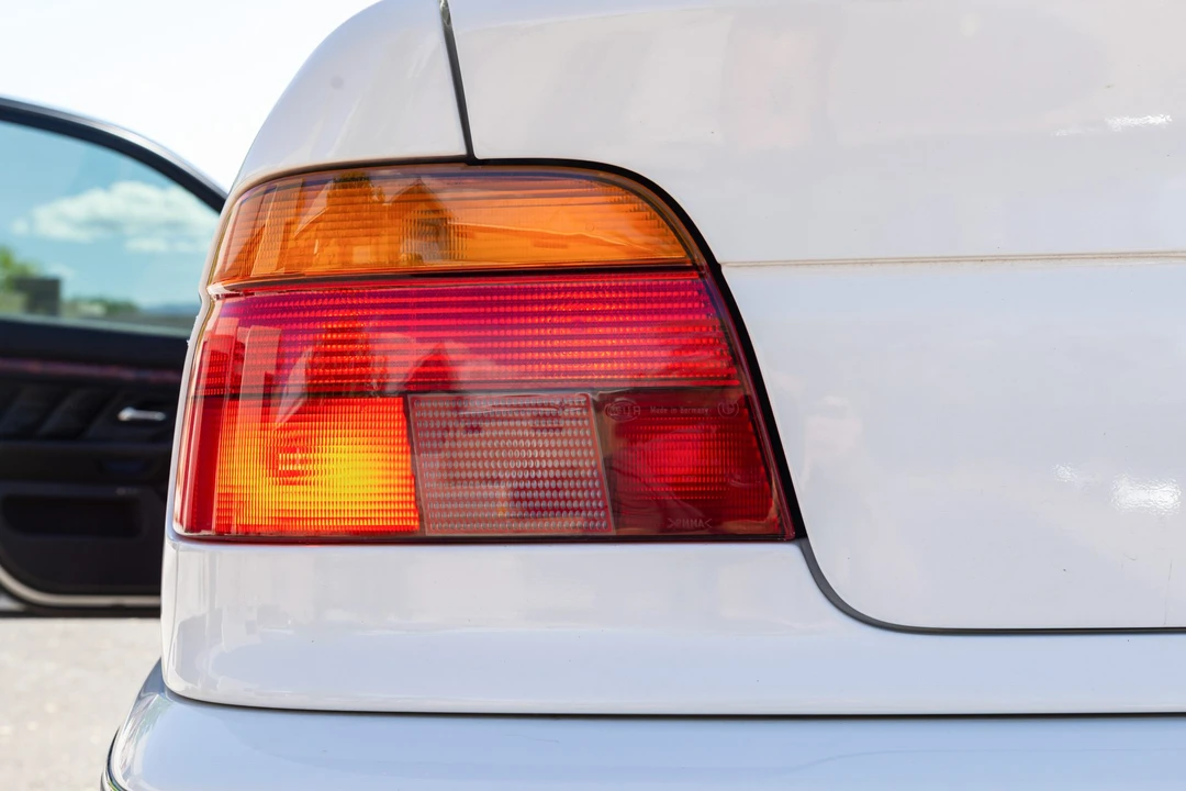1997 BMW E39 540i - Image 24 of 31
