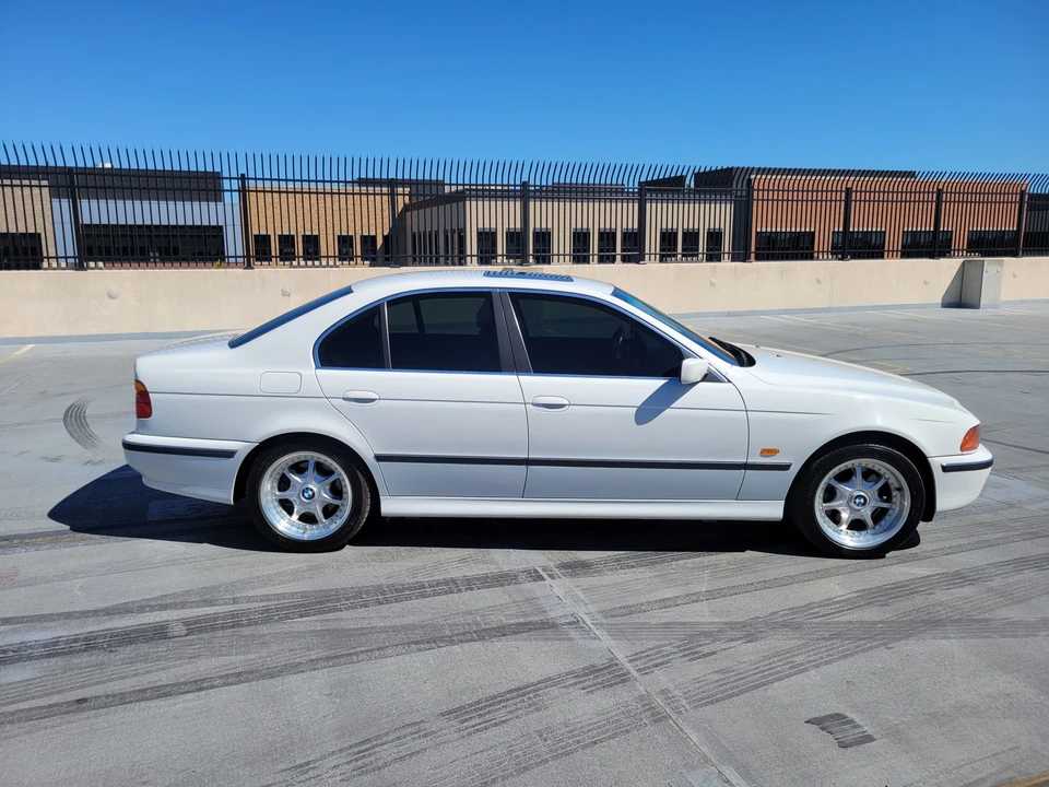 1997 BMW E39 540i - Image 12 of 31
