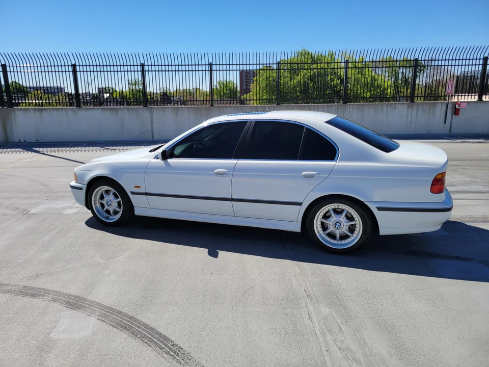1997 BMW E39 540i - Image 24 of 31
