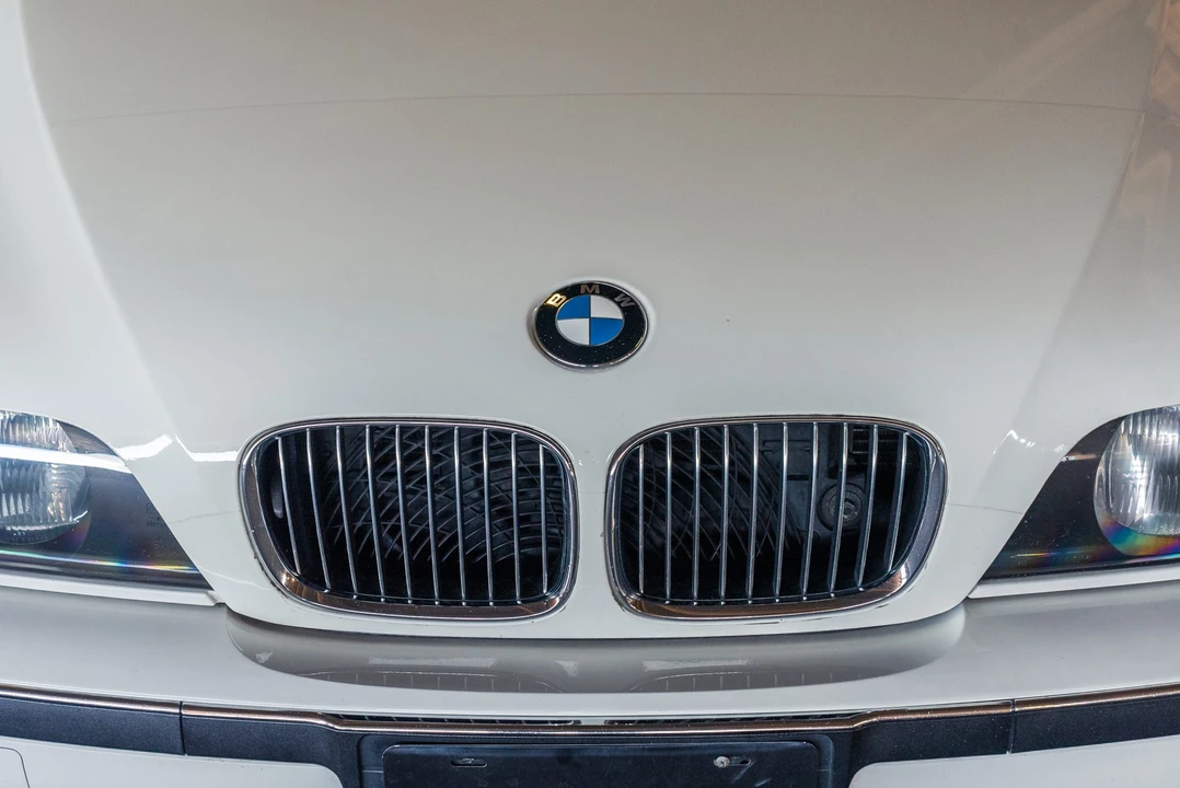 1997 BMW E39 540i - Image 27 of 31