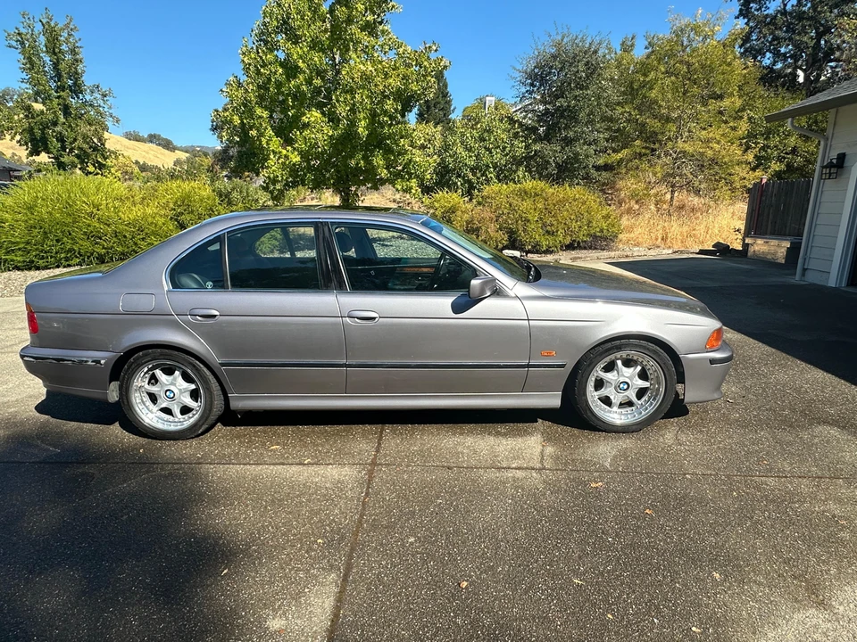 1997 BMW E39 540i - Image 12 of 31