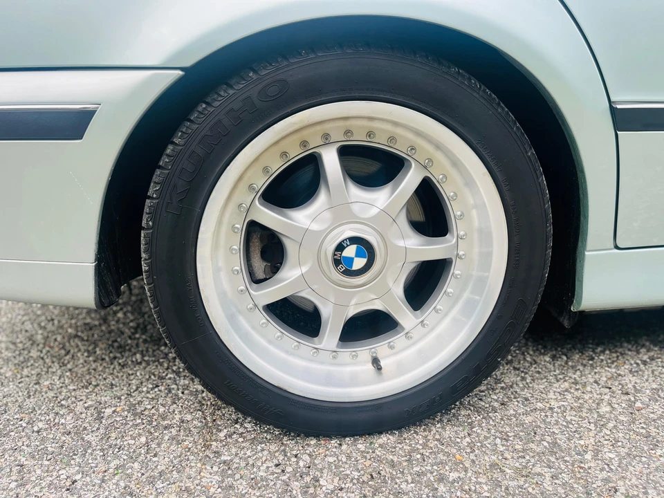 1997 BMW E39 540i - Image 29 of 31